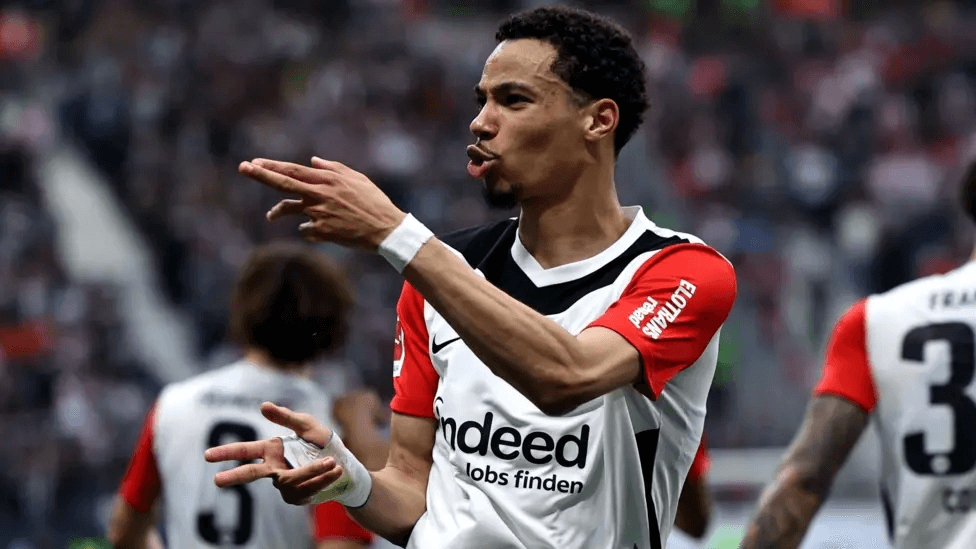 Newcastle bid £70m for Frankfurt star Ekitike