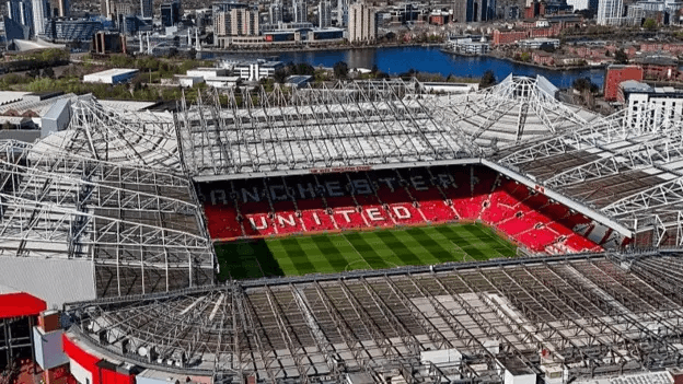 Fans blast Man Utd's "kick in the teeth" price rise