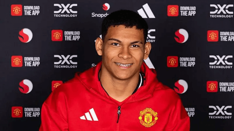 Man Utd land promising left-back Leon