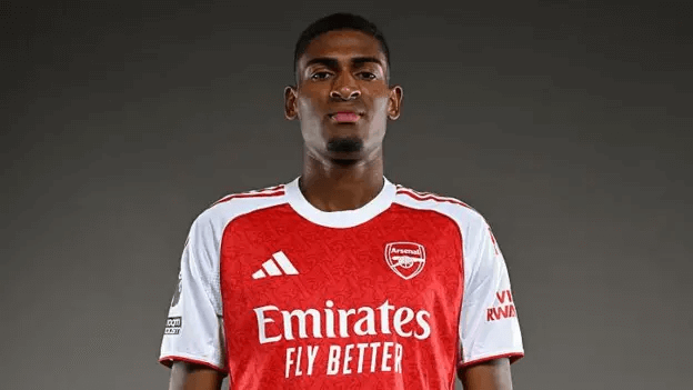 Arsenal secure versatile defender Mosquera
